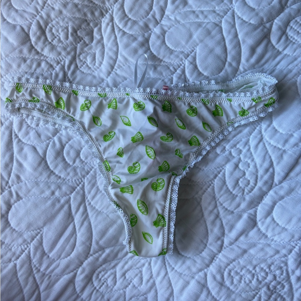 2 Victoria’s Secret Sexy Little Things silky lace thongs Size Small Y2K 2008 - Picture 4 of 7
